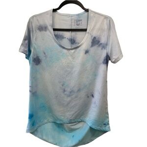 Marika cycle house workout tie die tee women's medium light blue